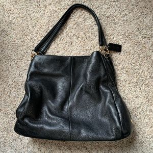 Coach shoulder bag in creamy black leather